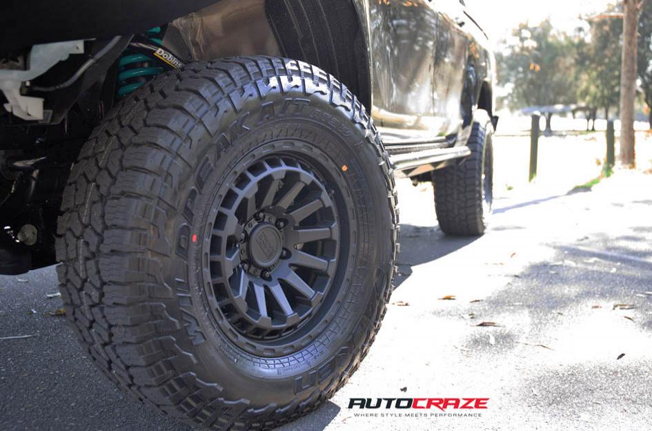 TOYOTA HILUX N80 4WD RAID MATTE BLACK